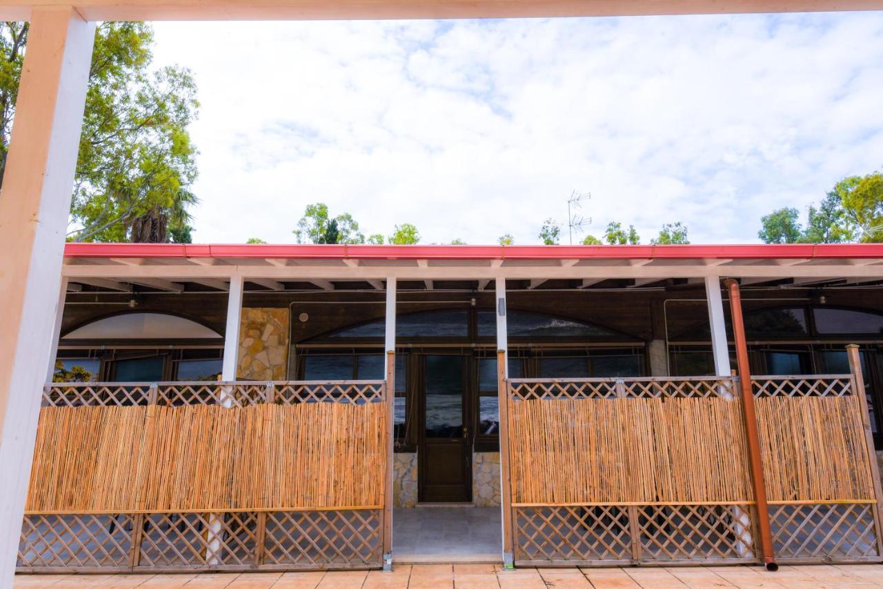 Giardini Sausari Residence ปุนตาปรอสชุตโต ภายนอก รูปภาพ